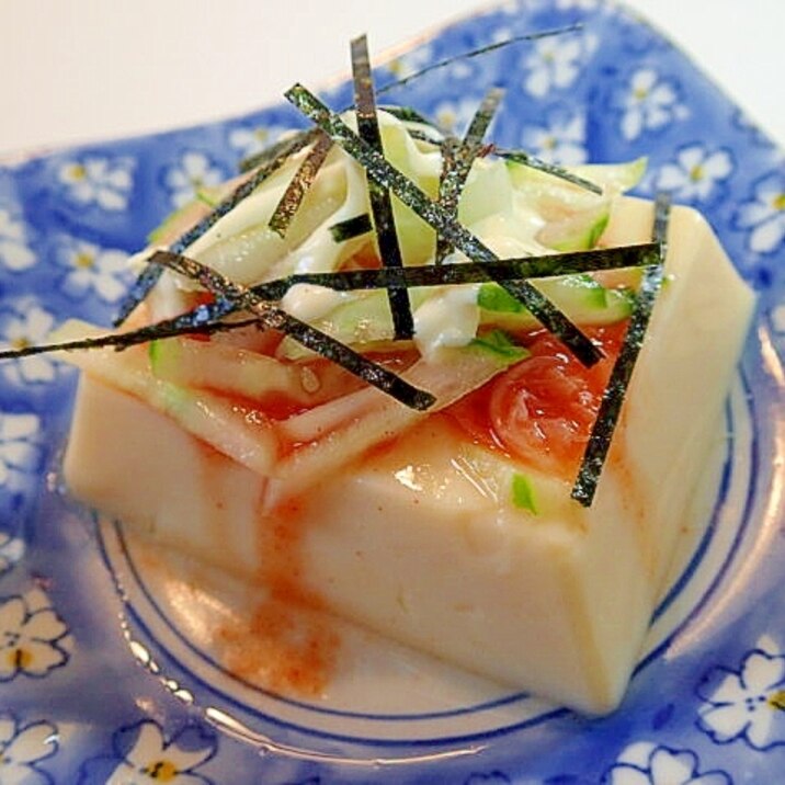 キムチと千切り胡瓜と刻み海苔のマヨかけ卵豆腐